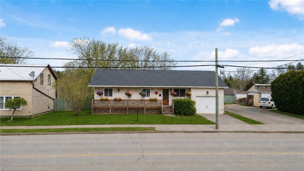 12 Main Street W Property Photo 1