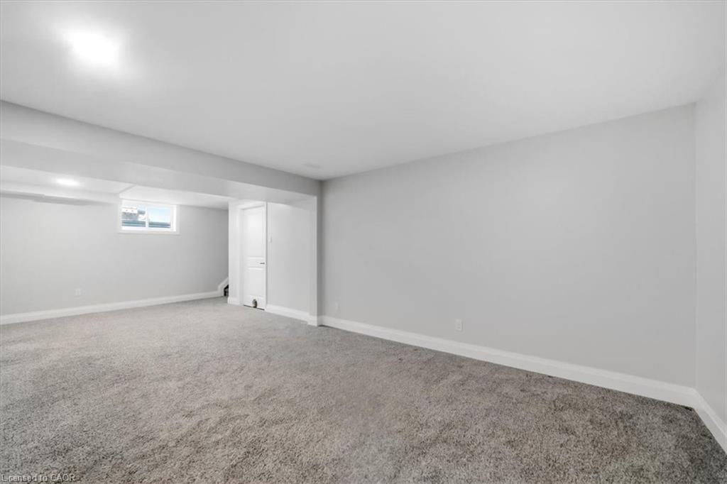 12 Main Street W Property Photo 25