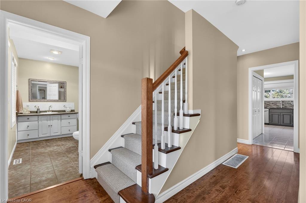 311 Brant County Road 22 Property Photo 17