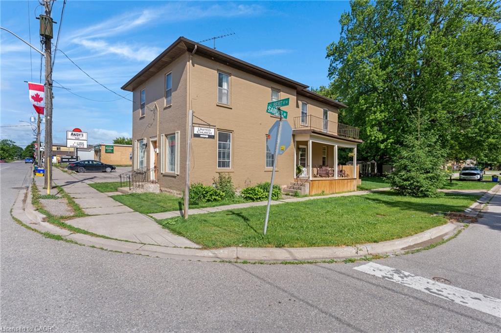 39 Albert Street W Property Photo 3