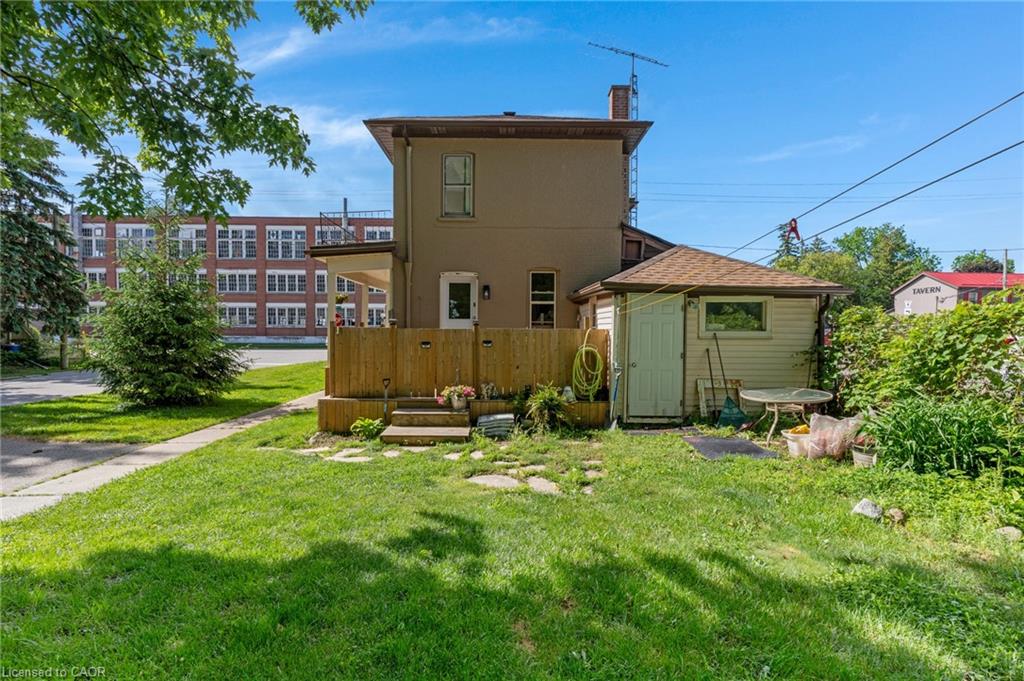 39 Albert Street W Property Photo 6