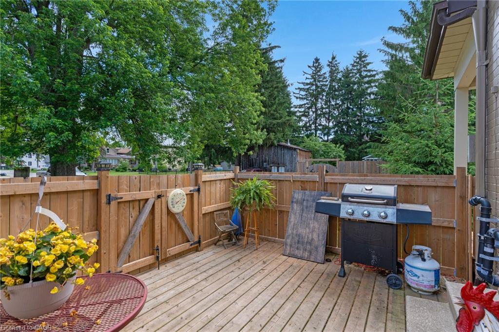 39 Albert Street W Property Photo 9