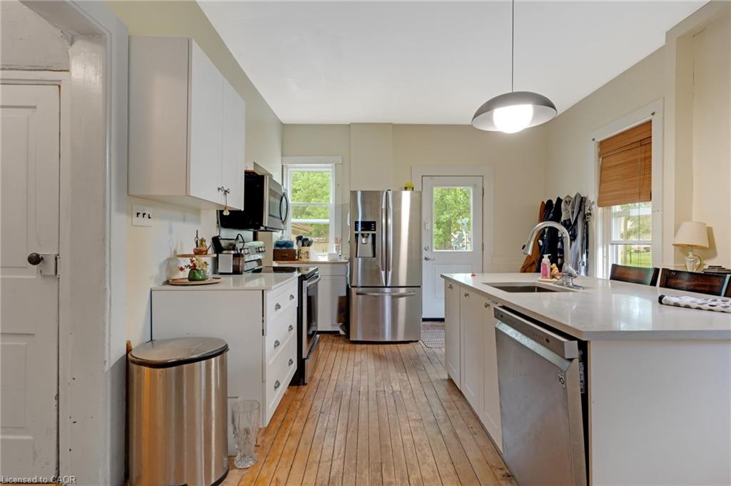 39 Albert Street W Property Photo 12