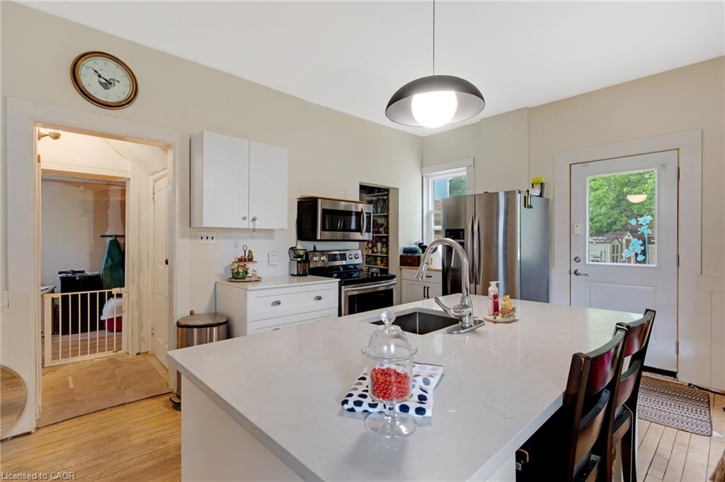 39 Albert Street W Property Photo 14