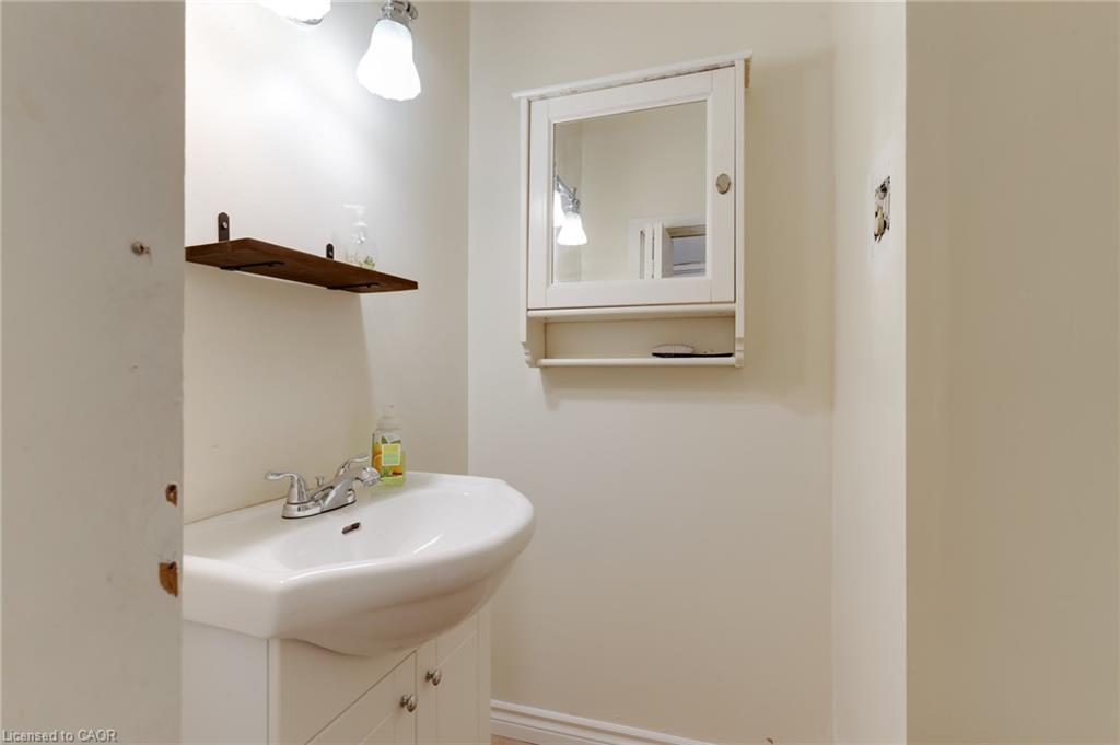 39 Albert Street W Property Photo 19