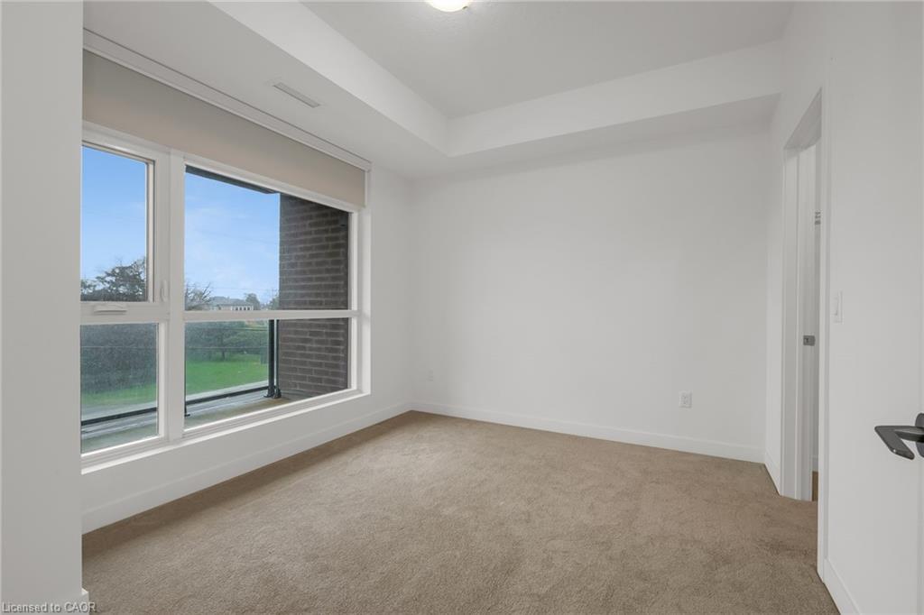 211-600 North Service Road Property Photo 7