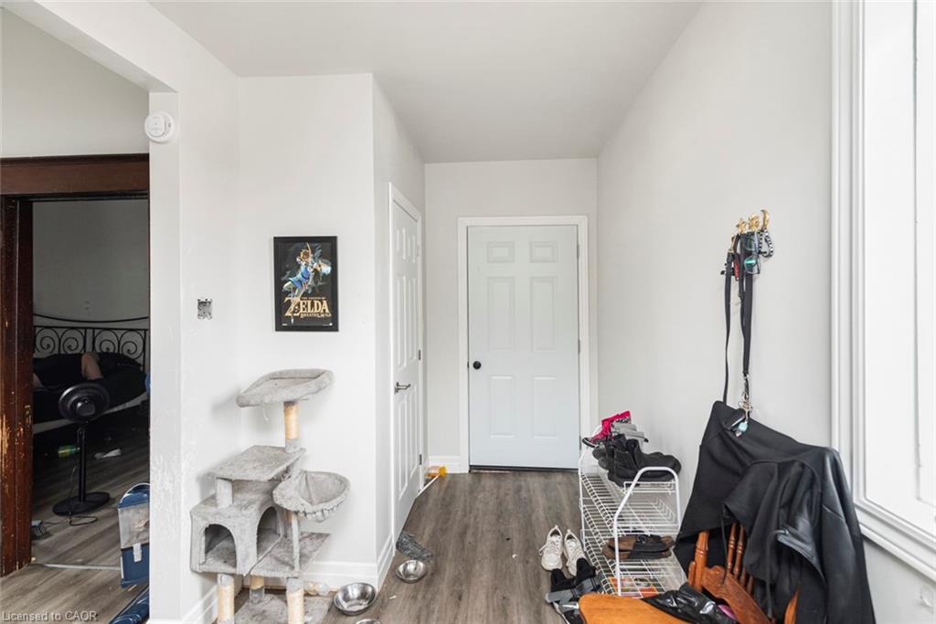 116-118 Lock Street E Property Photo 20