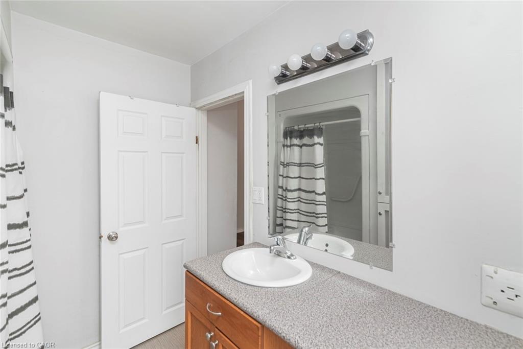 116-118 Lock Street E Property Photo 33