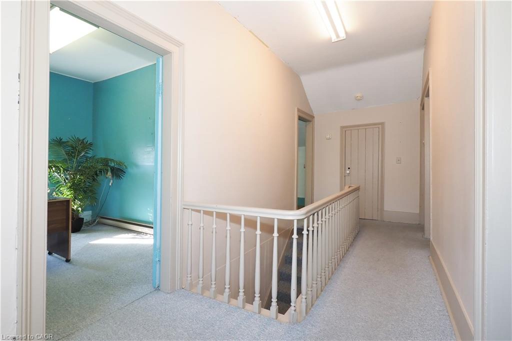 731 King Street E Property Photo 24