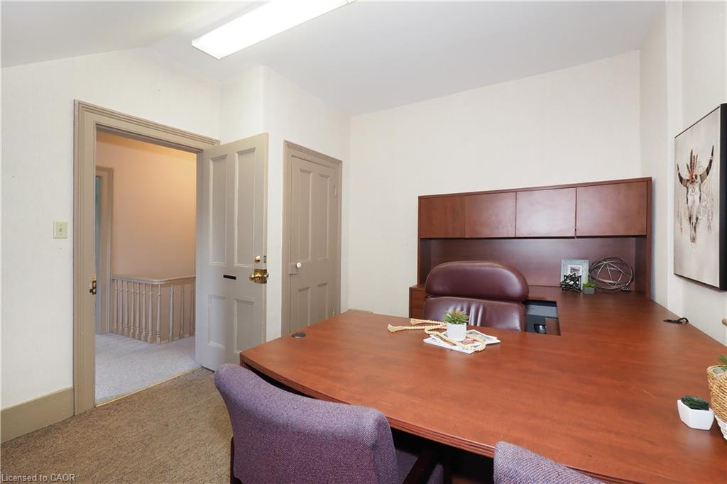 731 King Street E Property Photo 28