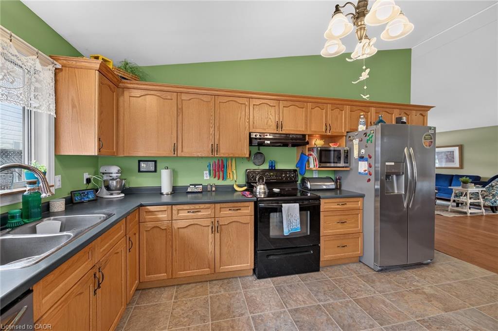 64 Caledonia Avenue Property Photo 12