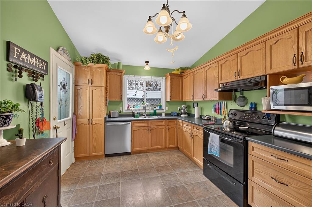 64 Caledonia Avenue Property Photo 13