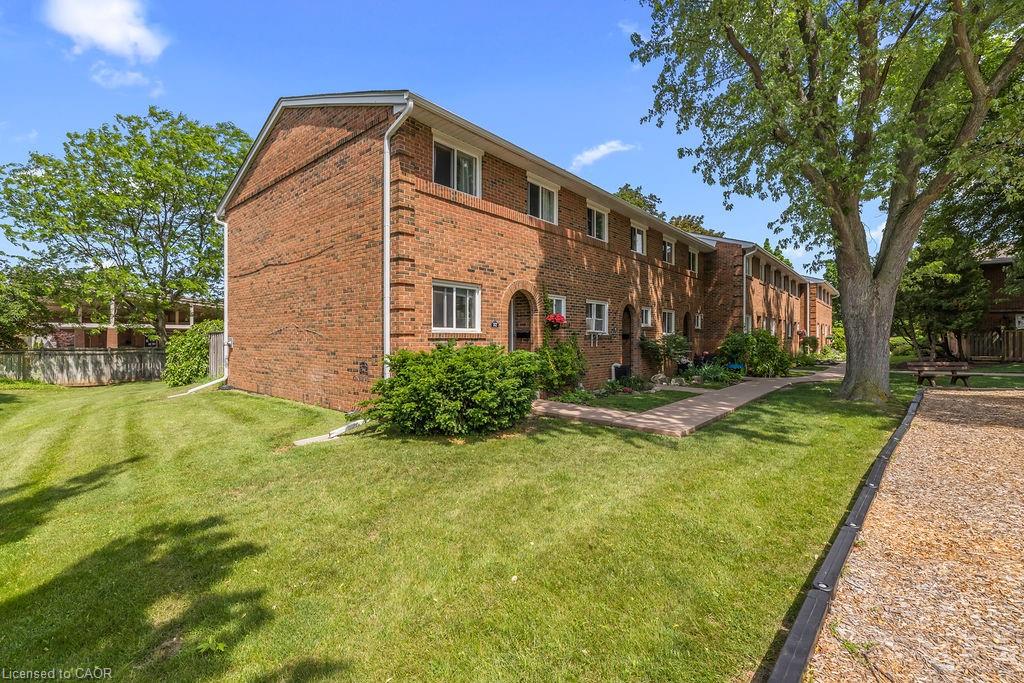 34-125 Livingston Avenue Property Photo 39