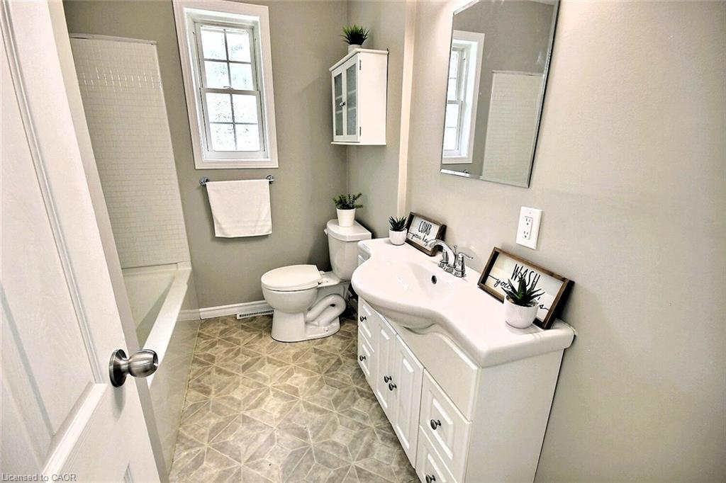 485 Broadway Street Property Photo 8