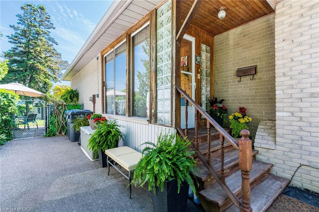 1293 Daimler Road Property Photo 4