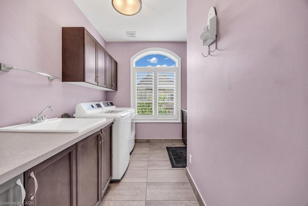 2444 Chateau Common Property Photo 30