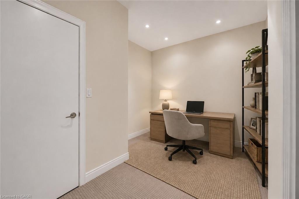 2444 Chateau Common Property Photo 33
