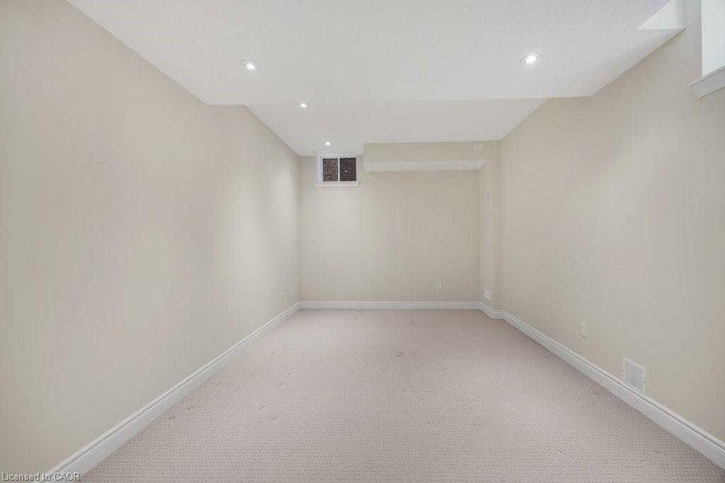 2444 Chateau Common Property Photo 36
