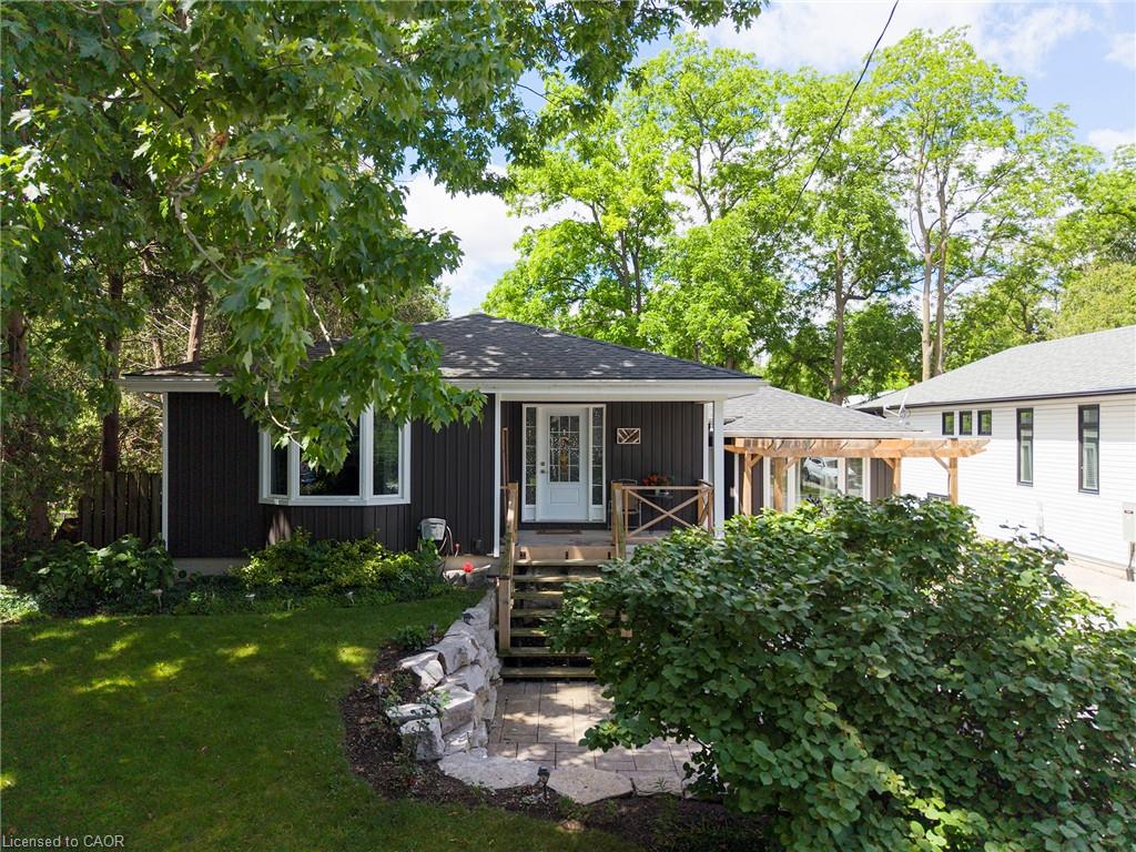 260 Owen Street Property Photo 2