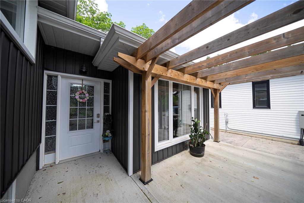 260 Owen Street Property Photo 3