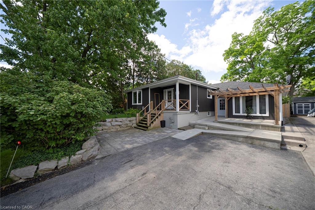 260 Owen Street Property Photo 4
