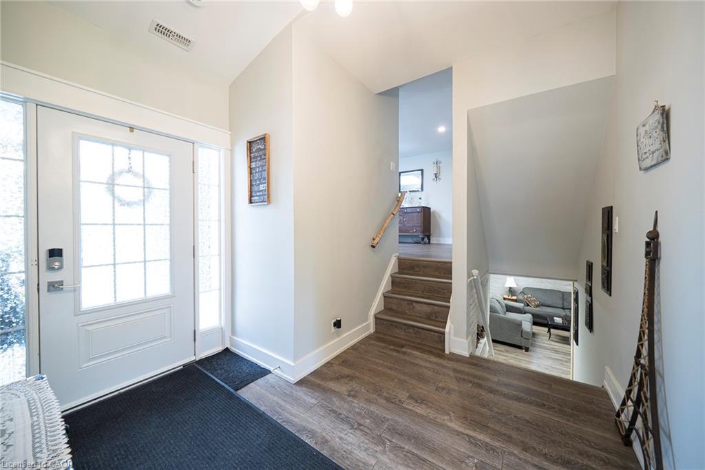 260 Owen Street Property Photo 6