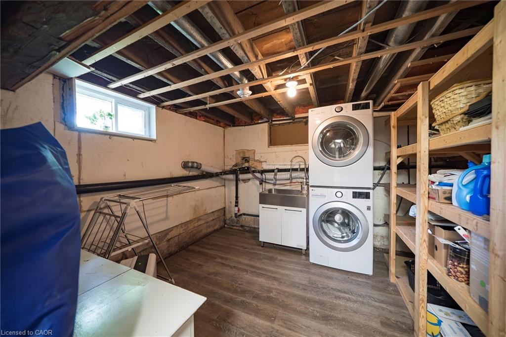 260 Owen Street Property Photo 23