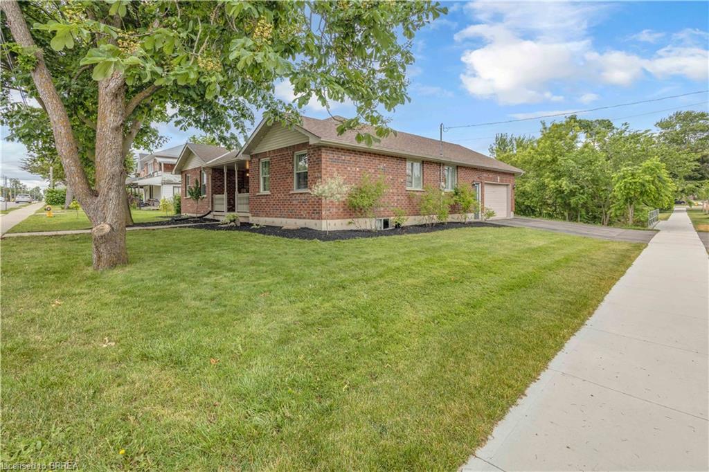 5 Walpole Drive Property Photo 2