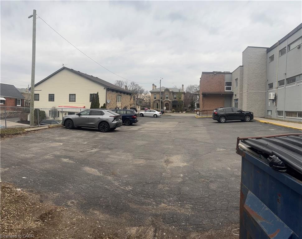 402-72 Brant Avenue Property Photo 25