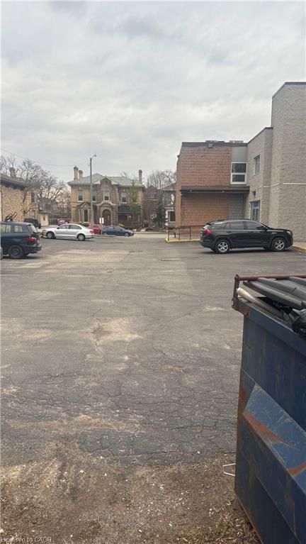 402-72 Brant Avenue Property Photo 27