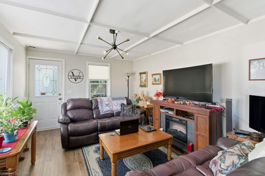 111 Mcalpine Avenue S Property Photo 8