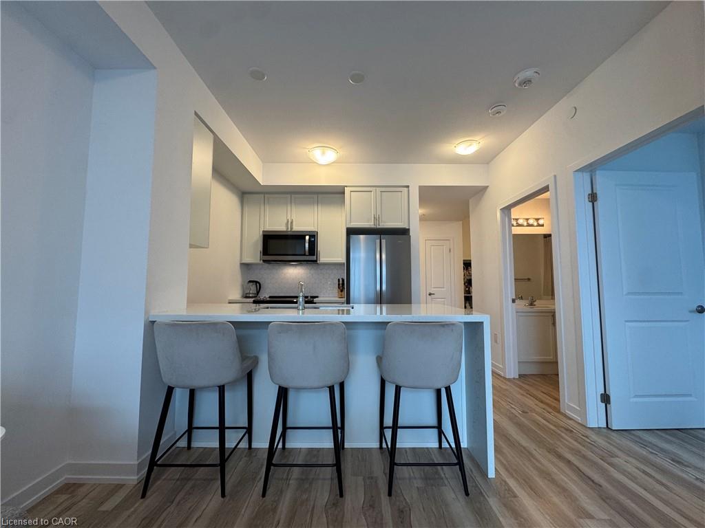 709-460 Dundas Street Property Photo 5