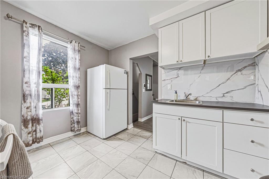 47 Fraser Avenue Property Photo 8