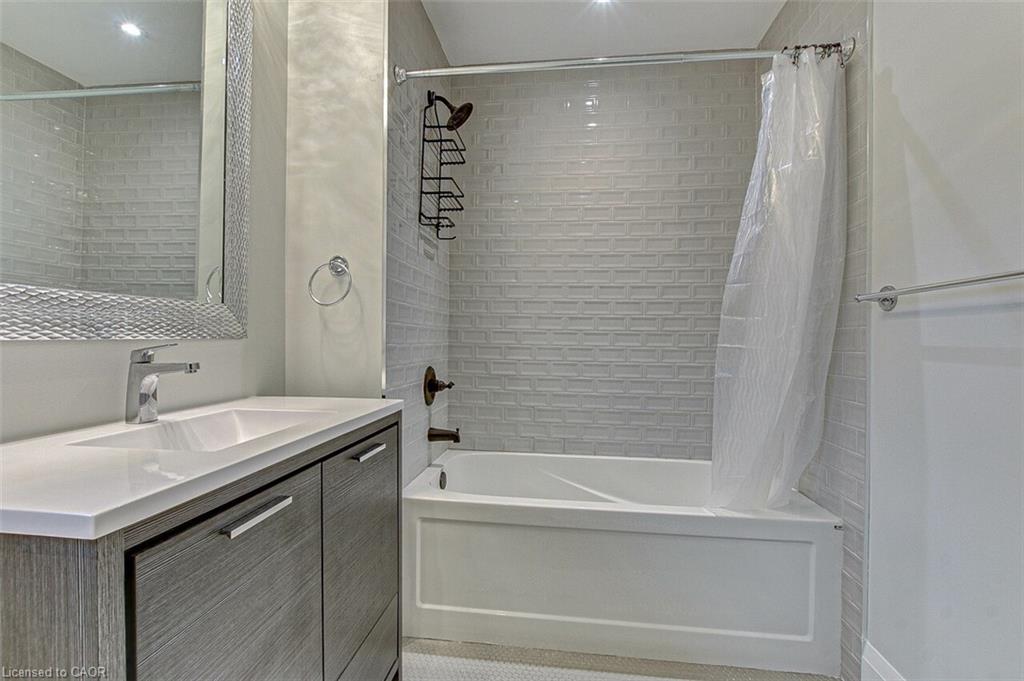 33 Tyrell Street Property Photo 18
