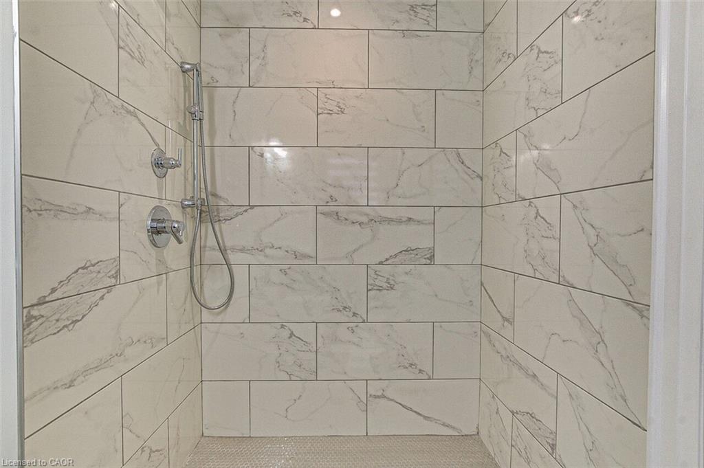 33 Tyrell Street Property Photo 22