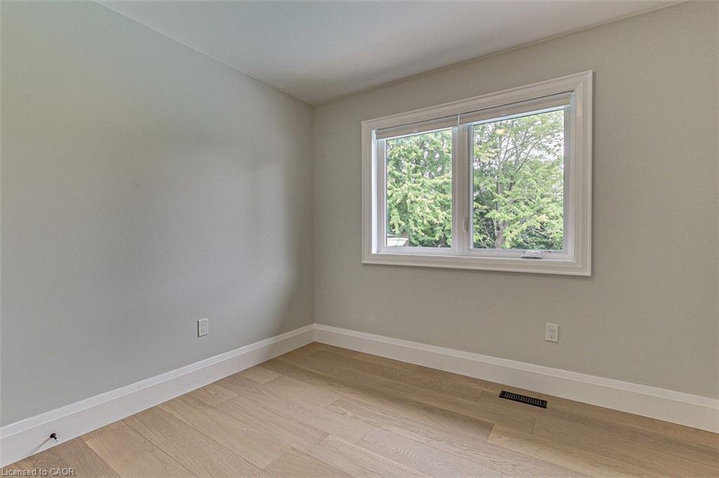 33 Tyrell Street Property Photo 24
