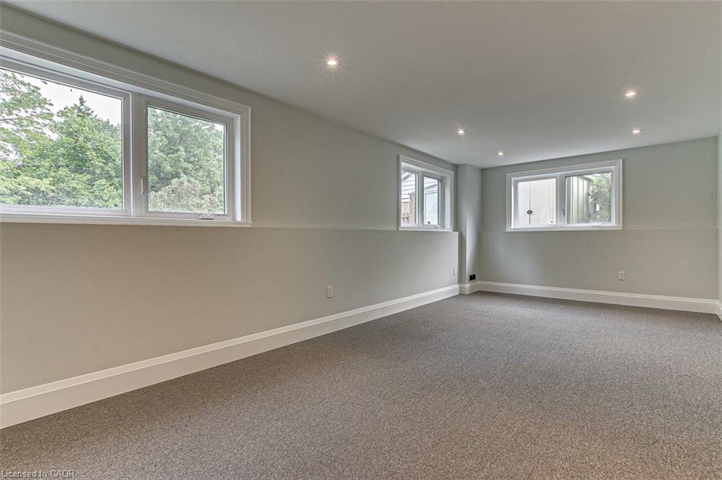 33 Tyrell Street Property Photo 25