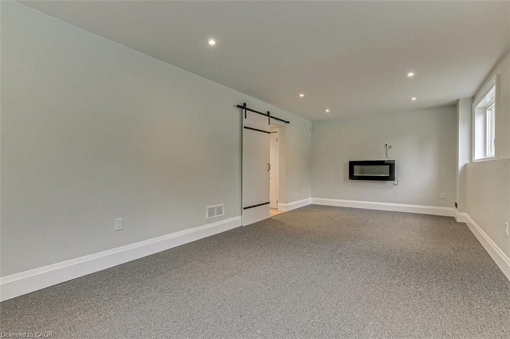 33 Tyrell Street Property Photo 27
