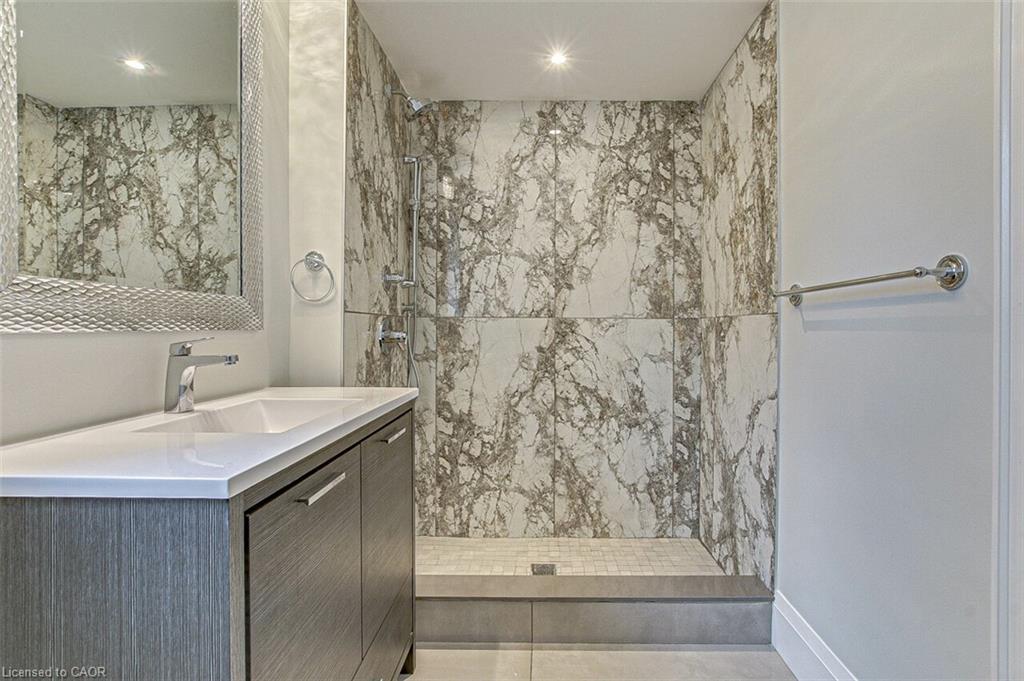 33 Tyrell Street Property Photo 29