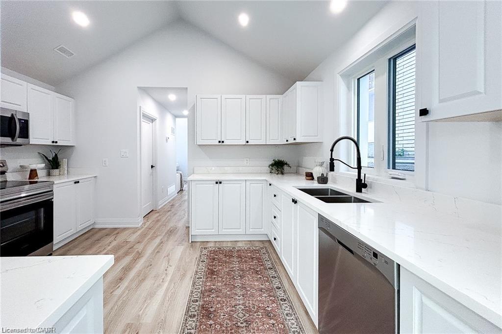 654 West 5th Street Property Photo 19
