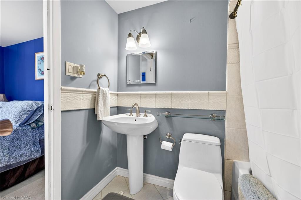 1-2252 Upper Middle Road Property Photo 24