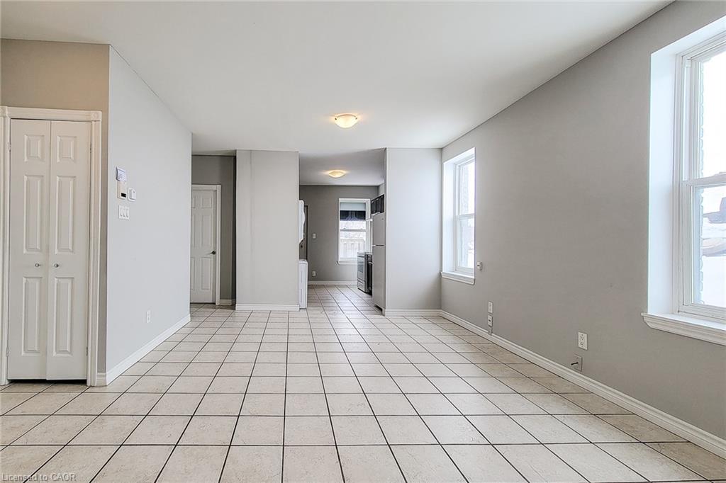 1-340 1/2 Barton Street E Property Photo 8