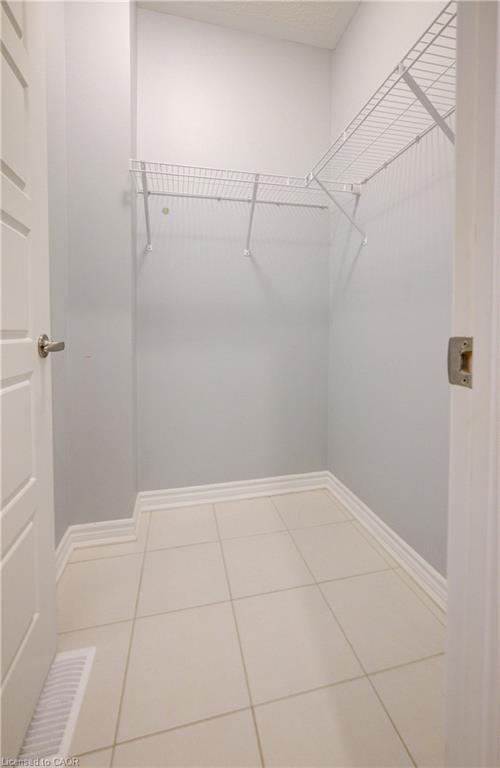 302 Jean Landing Property Photo 5