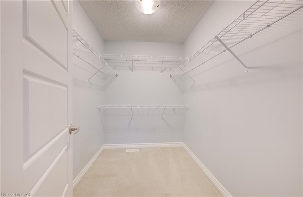 302 Jean Landing Property Photo 31