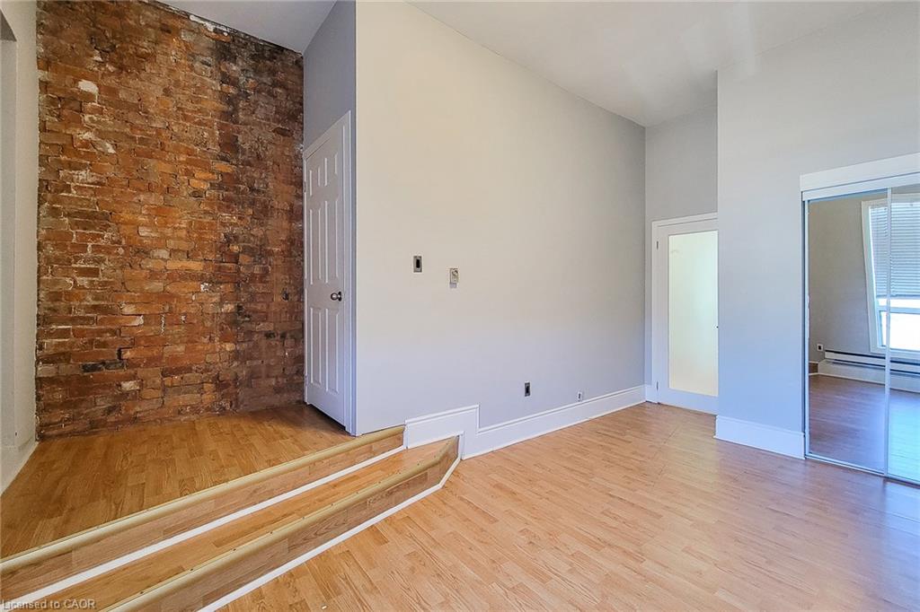 3-223 King Street E Property Photo 17
