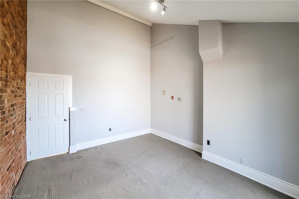 3-223 King Street E Property Photo 29