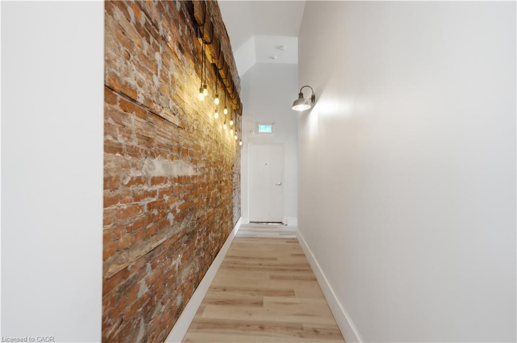 45 Wellington Street N Property Photo 6