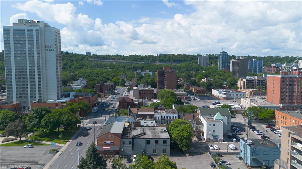 45 Wellington Street N Property Photo 29