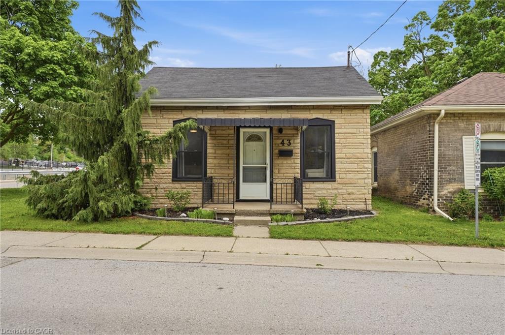 43 Alonzo Street Property Photo 3