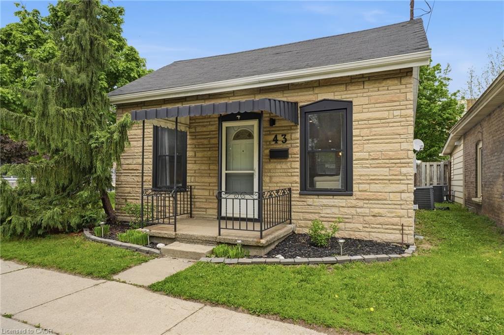 43 Alonzo Street Property Photo 4